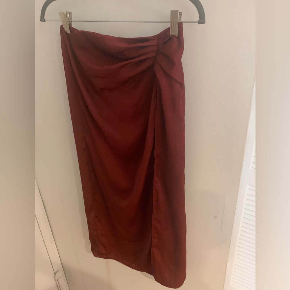 Zara | Long Satin skirt with slit | XS